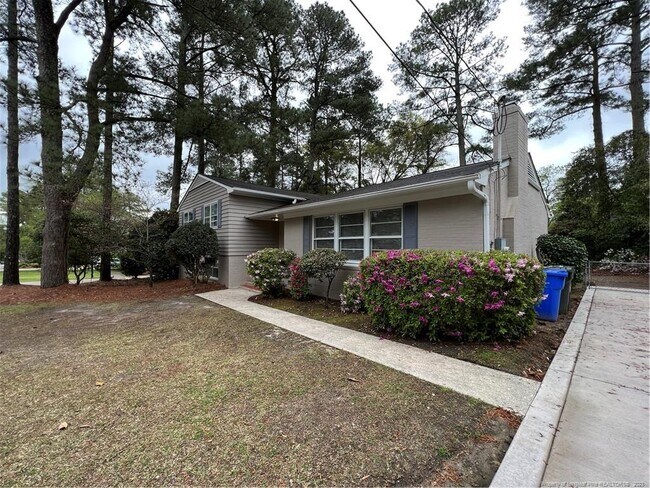 Building Photo - 2621 Bennington Rd