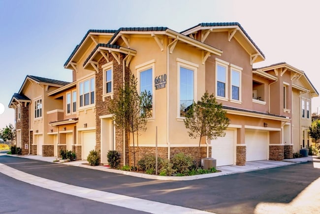 Building Photo - 6610 Canopy Ridge Ln