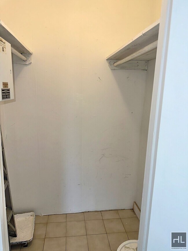 76 DRIVE Studio 1110311176 76th Dr Queens NY 11375 Apartment