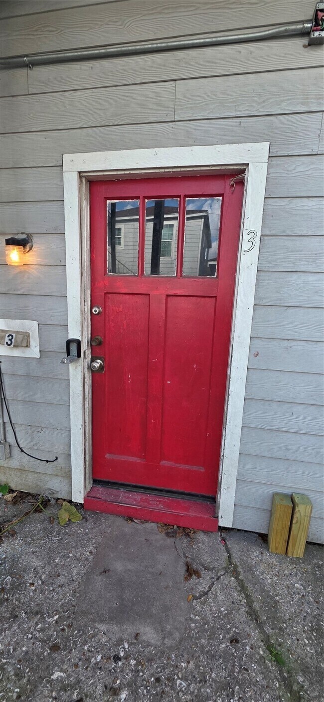 Building Photo - 2811 Iola St