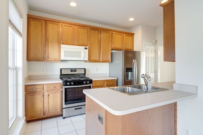 Building Photo - 6327 Dunn Ct