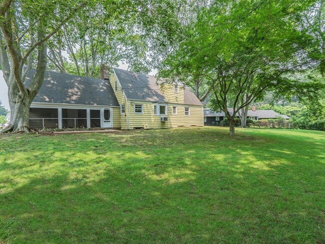 Building Photo - 65 Beechwood Dr