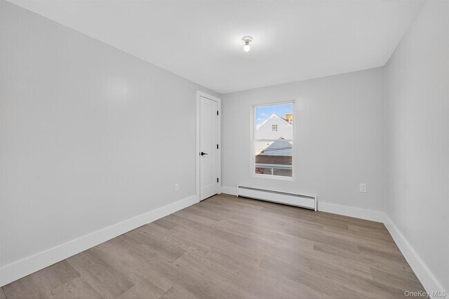 Building Photo - 12 N Church St