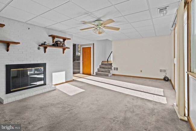 Building Photo - 18 Cobblestone Ln