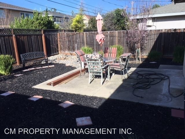 Building Photo - 1715 Foxworthy Ave