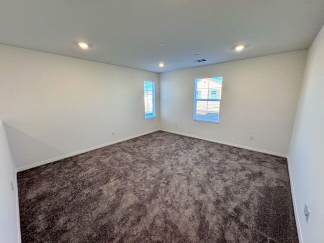 Building Photo - BRAND NEW 3 bedroom Willow Springs home av...