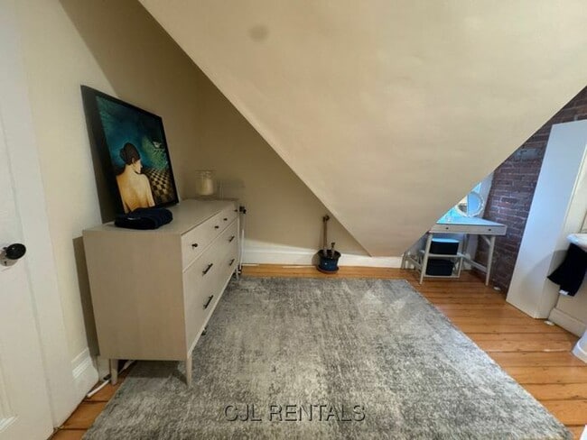 Building Photo - 356 Harvard St