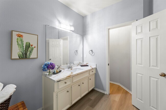 Building Photo - 11745 Logan Ridge Dr