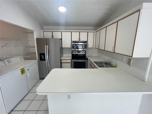 Building Photo - 7655 SW 153rd Ct