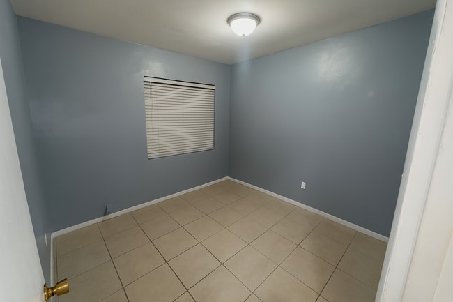 Building Photo - 4837 Shoshone St