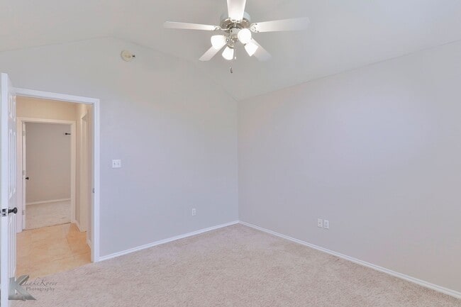 Building Photo - Great 3 bedroom 2 bath home in Wylie district.