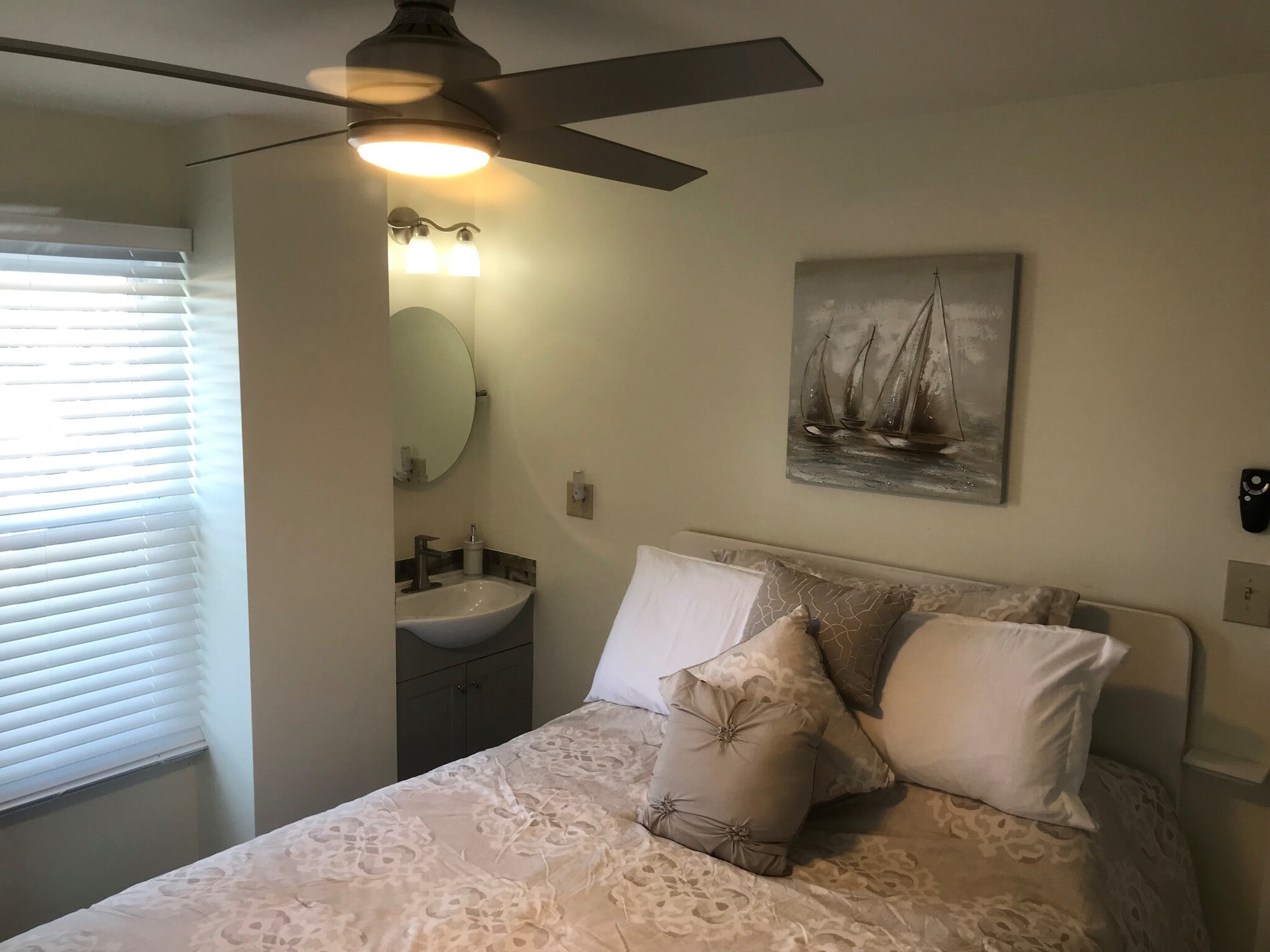 Building Photo - 1025 Simpson Ave