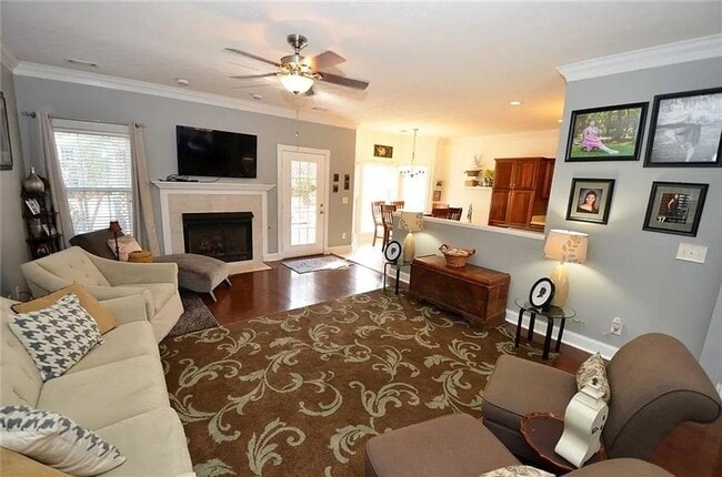 Building Photo - 655 Belmonte Dr