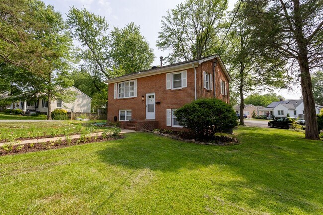 Building Photo - 9113 Taylor St