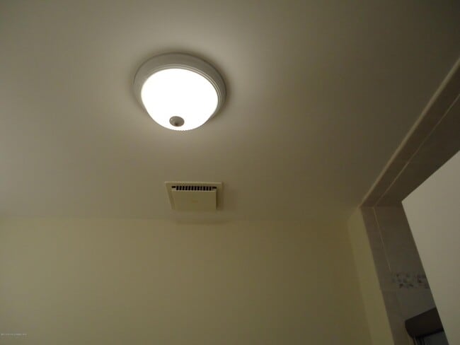 Building Photo - 142 Cross Slope Ct