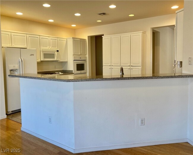 Building Photo - 2768 Cherrydale Falls Dr