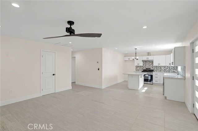 Building Photo - 14815 Country Ln