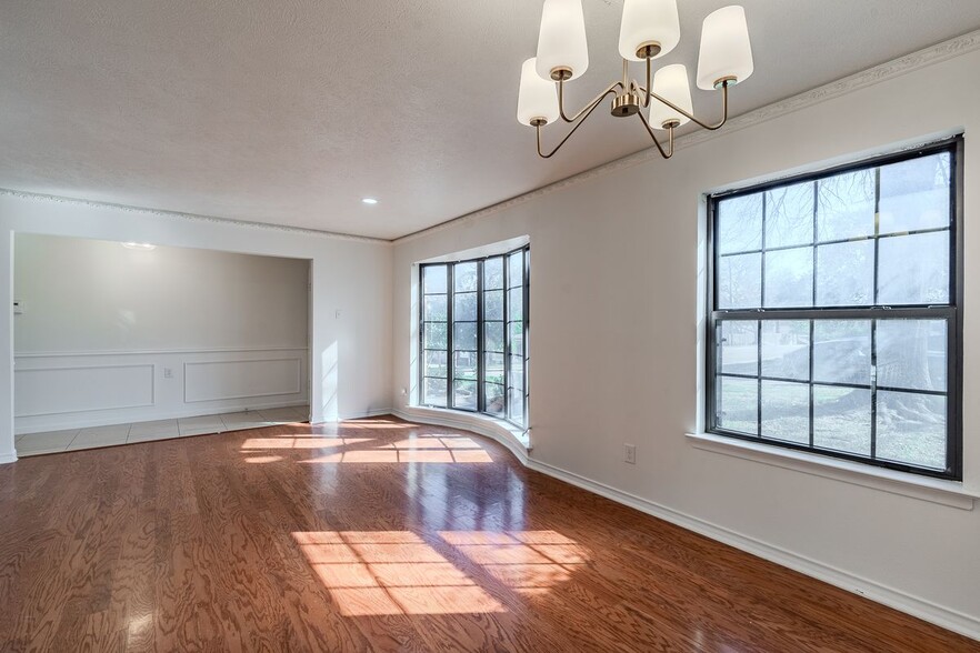 Building Photo - 3325 Shady Hollow Ln