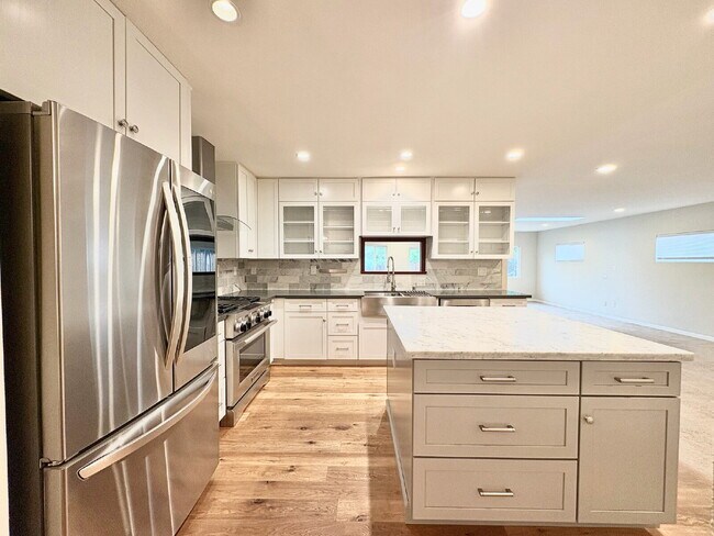 Building Photo - Spacious 3 Bedroom Gilroy Home with AC  & Attached Garage