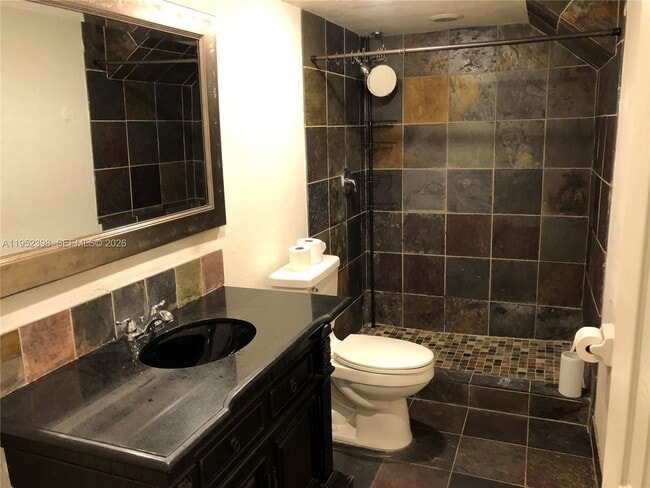 Building Photo - 685 Grenadine Ct