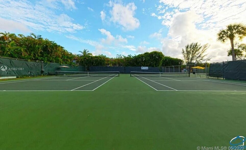 Building Photo - 3961 Adra Ave