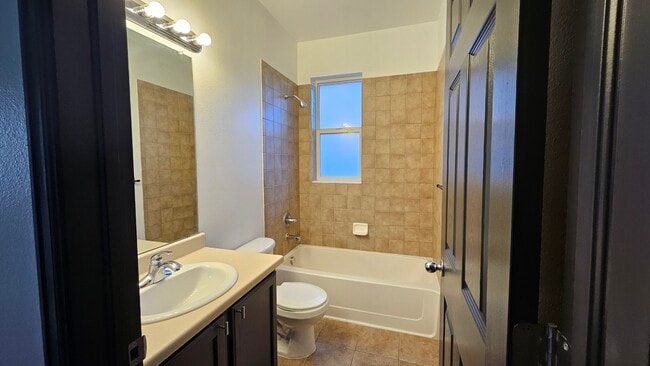 Building Photo - 14891 E Centrepoint Dr