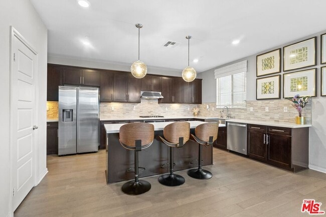 Building Photo - 1203 Beach Ln