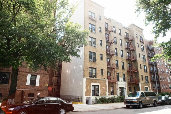 Building Photo - Arlington Arms