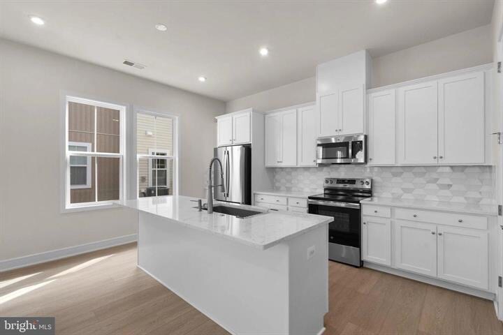Building Photo - 41901 Hogan Forest Ter