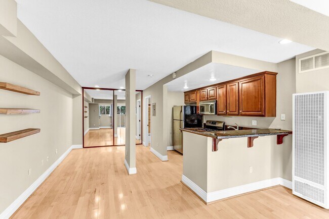 Building Photo - $500 Move In Special - Studio in the Venetian Community in UTC w/ Parking Included!