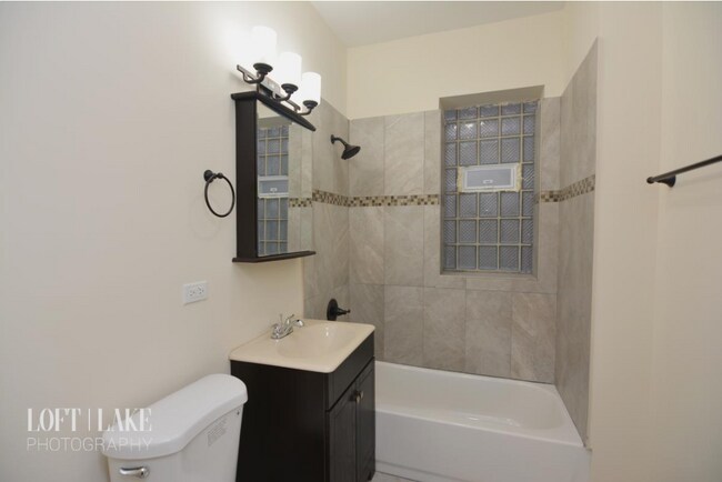 Building Photo - 2133 N Springfield Ave