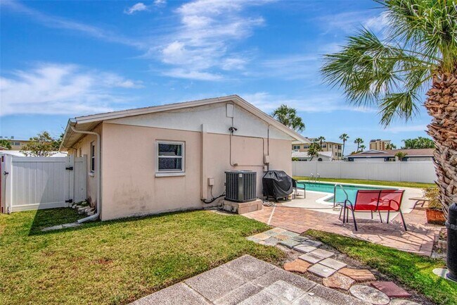 Building Photo - 4712 114th St N