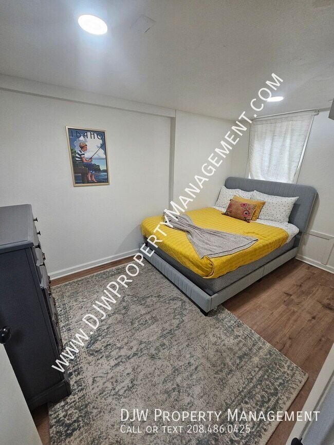 Building Photo - 2119 Cleveland Blvd