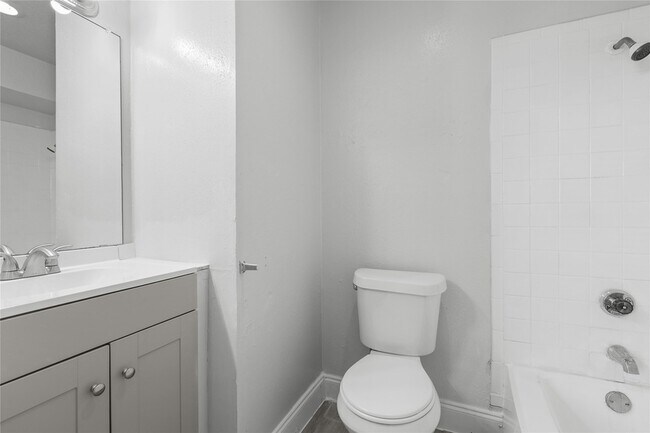 Building Photo - 8703 Victorian Village Dr