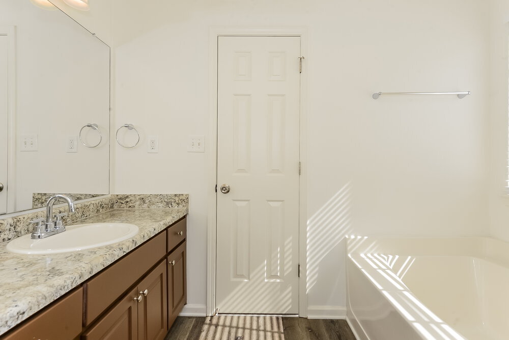 Building Photo - 824 Summit Park Trail