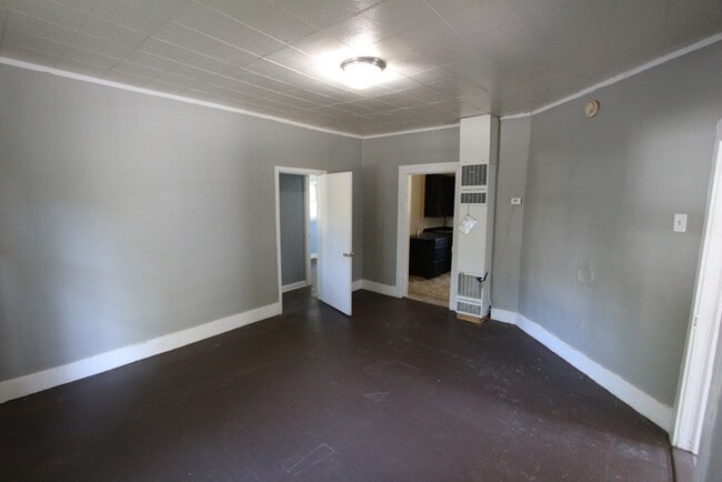 Building Photo - 230 Columbia Ave