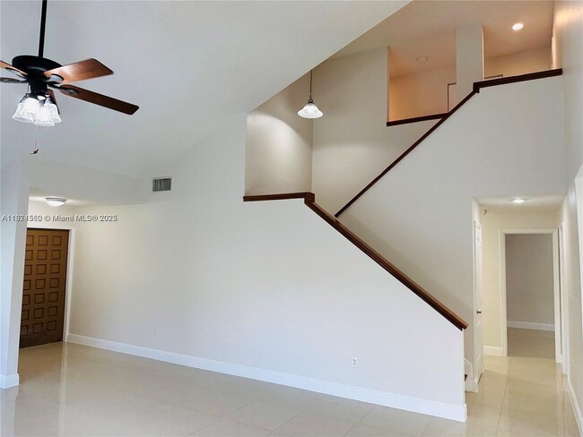 Building Photo - 15038 SW 89th Ter Rd