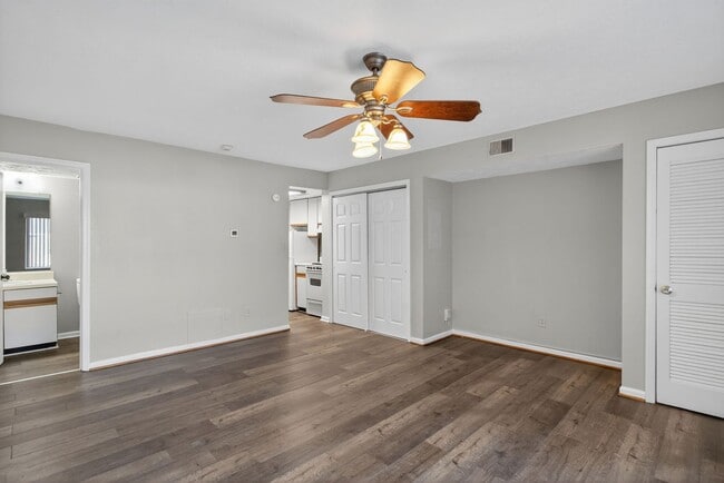 Building Photo - 206 Pacific Dr