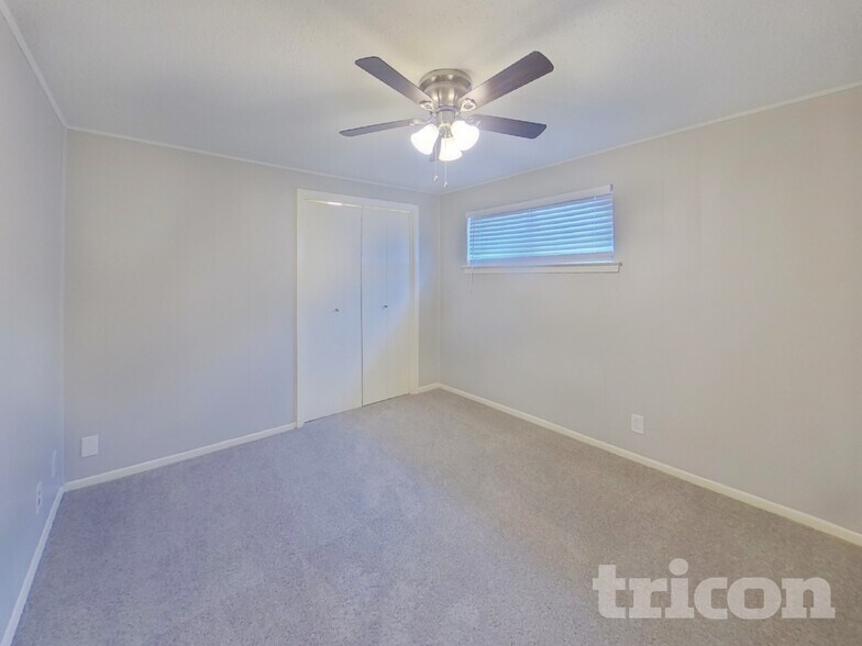 Building Photo - 1706 Crooks Ct