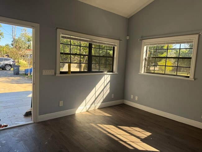 Building Photo - 5239 Club Rd