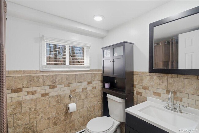 Building Photo - 263 Oyster Bay Road