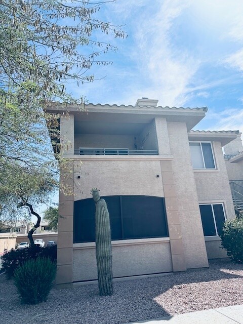 Building Photo - 16013 S Desert Foothills Pkwy