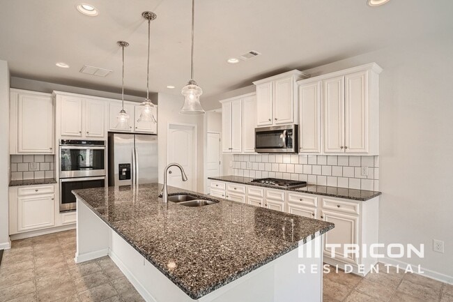 Building Photo - 355 Hillgrove Dr
