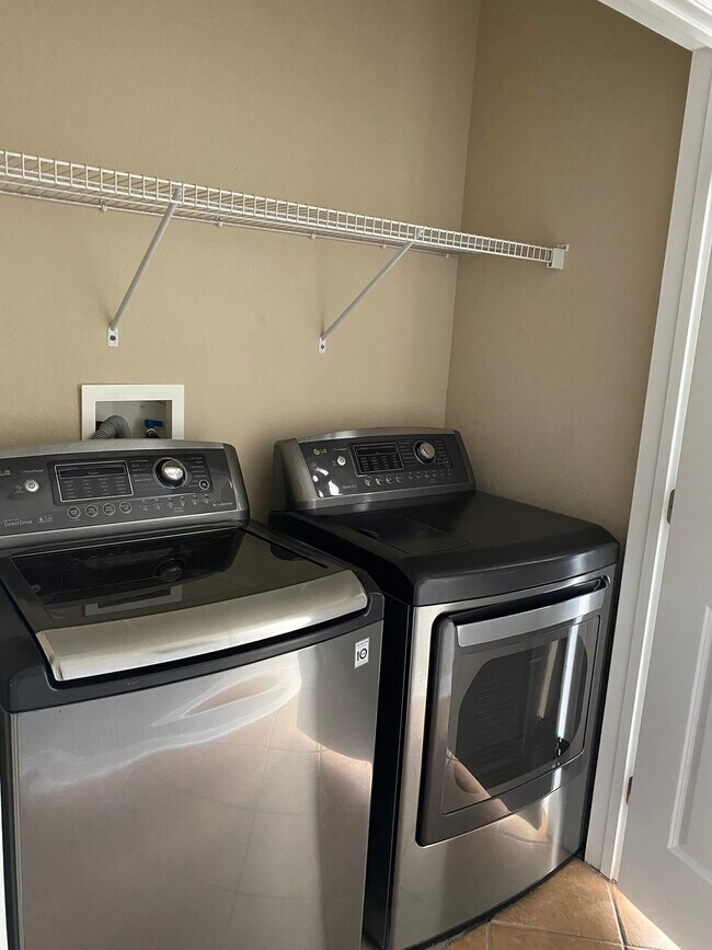 Building Photo - 4221 W Spruce St