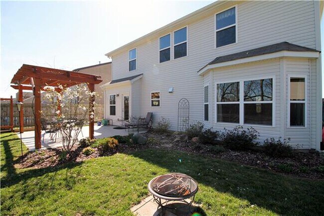 Building Photo - 4236 Longfellow Dr