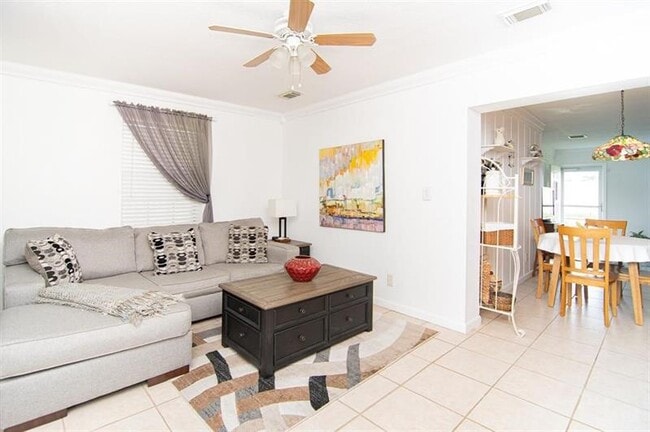 Building Photo - 6872 SW 15th St