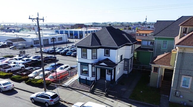 Primary Photo - 369 8th St