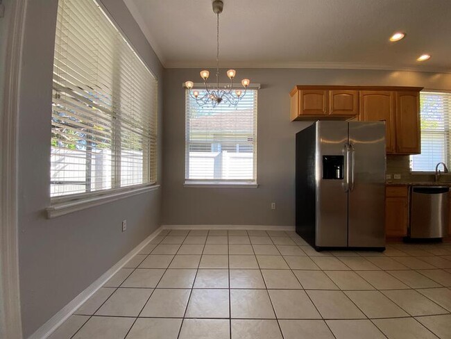 Building Photo - 10885 Piping Rock Cir