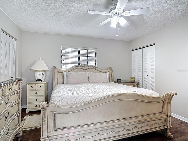 Building Photo - 290 Rotonda Cir