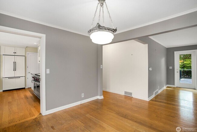 Building Photo - 4021 NE 60th St